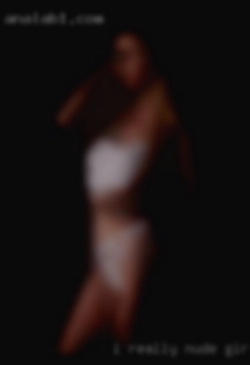 I really enjoy nude girls pleasing a woman.
